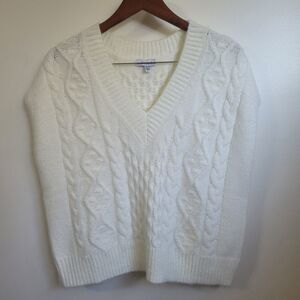 Lucy Paris Bertie V-neck winter white sleeveless sweater size medium